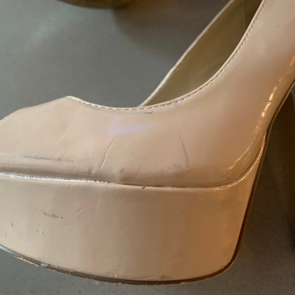 Aldo Lazcano style nude patent leather heels